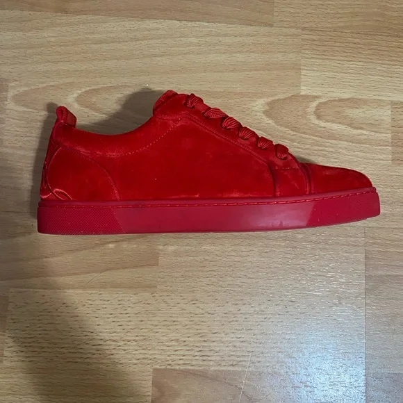 Christian louboutinRed Low-Top Sneakers Sleek Design